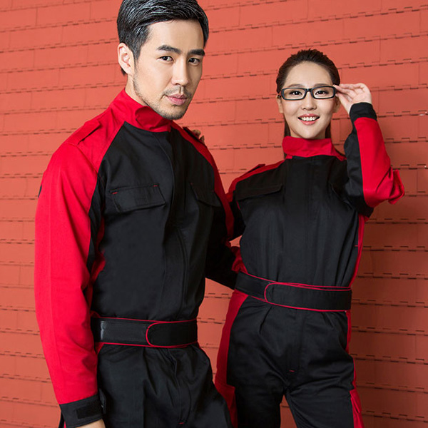 红黑色冲锋衣工作服